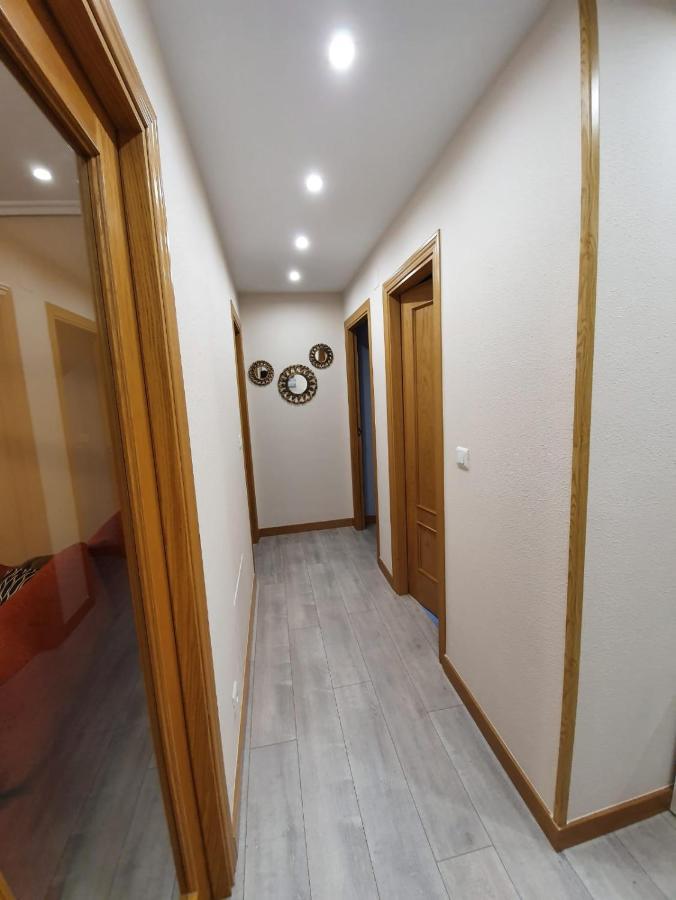 Apartamento De Tres Dormitorios Con Garaje Y Todos Los Servicios Cerca Burgo Exteriör bild