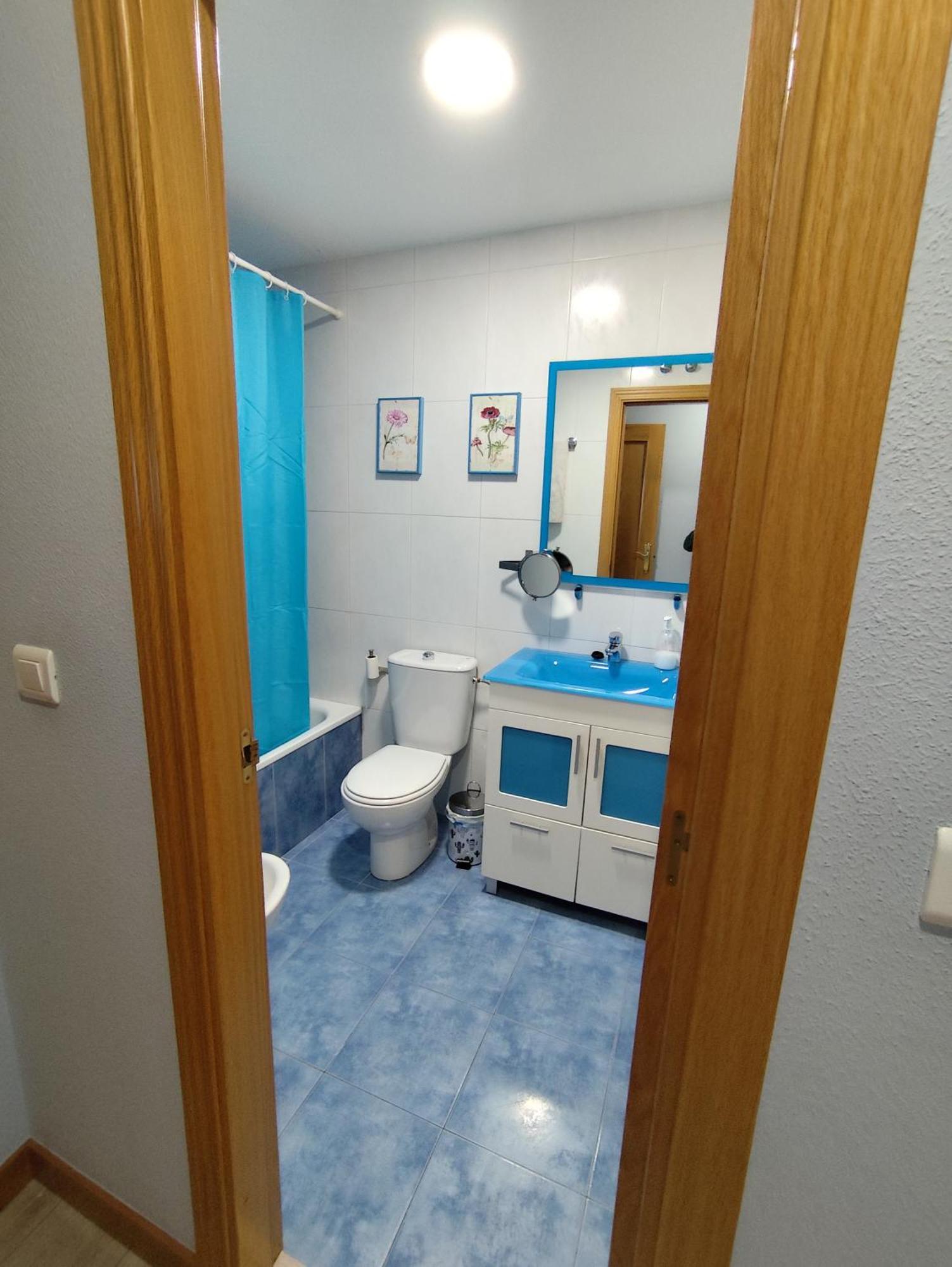 Apartamento De Tres Dormitorios Con Garaje Y Todos Los Servicios Cerca Burgo Exteriör bild