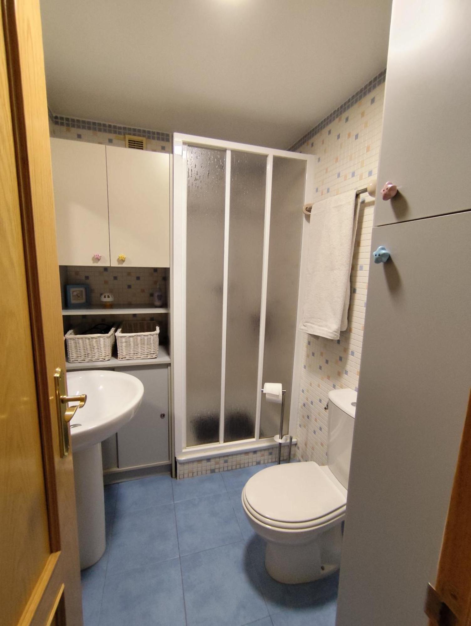 Apartamento De Tres Dormitorios Con Garaje Y Todos Los Servicios Cerca Burgo Exteriör bild